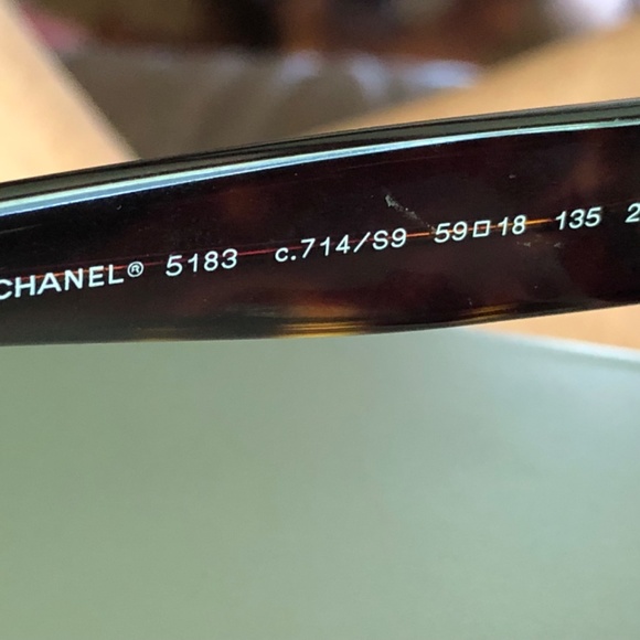 SALE this weekend only - Chanel Model 5183 brown gradient polarized sunglasses - Picture 3 of 12